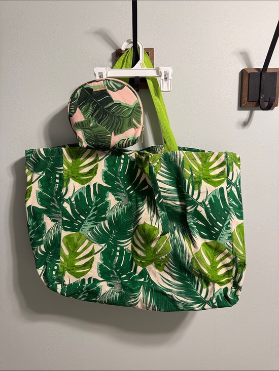The Unbranded Brand Handbags - Tropical Leaf Canvas Tote Bag with Pouch - Green